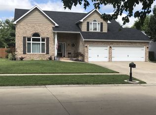 509 Silver Spring Dr, Springfield, IL 62702