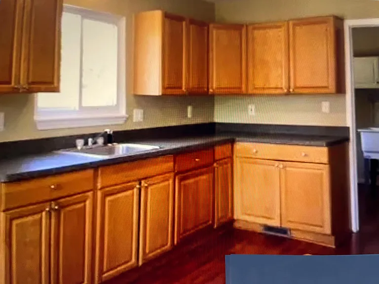 2215 Otis Ave — Photo 3