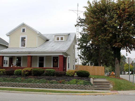 2nd image of 301 N Main St