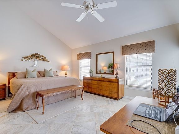 5th image of 5480 Harbour Castle Dr