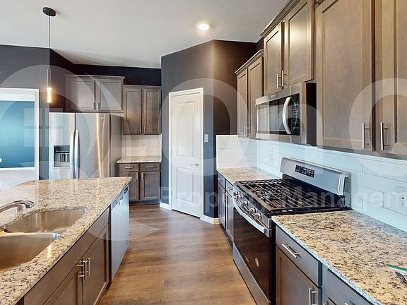 4th image of 405 Rawhide Way