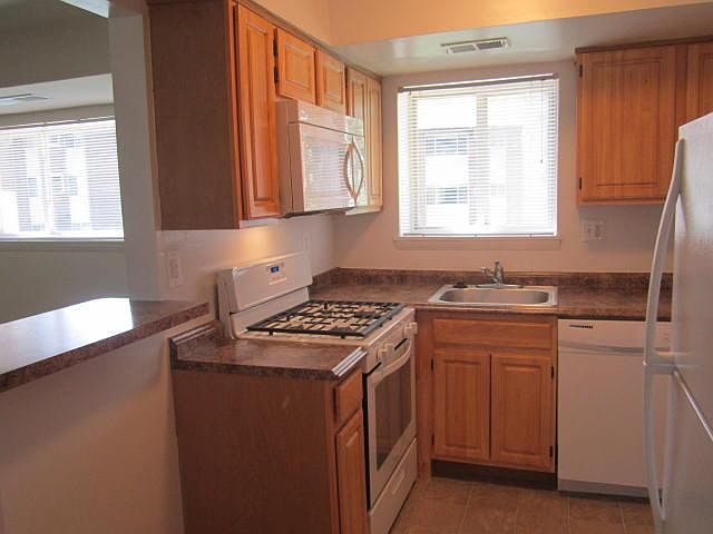 2nd image of 313 Stevens Cir APT 2B