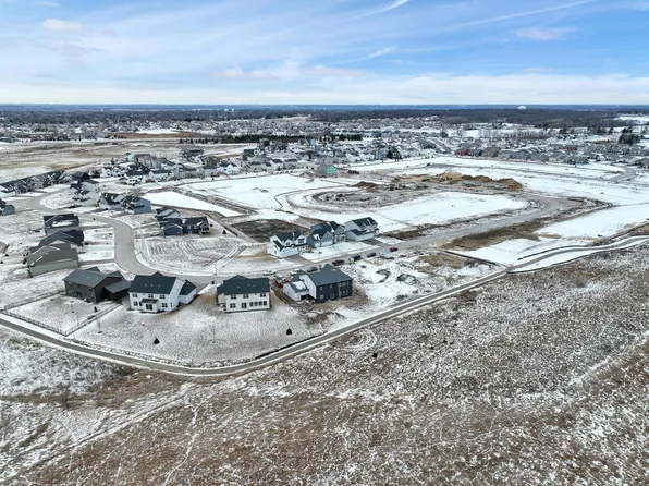 9569 63rd St S, Cottage Grove, MN 55016