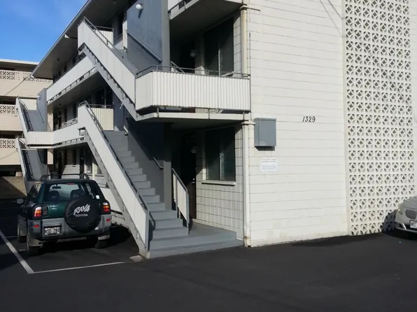 1329 Kaihee St APT 10, Honolulu, HI 96822