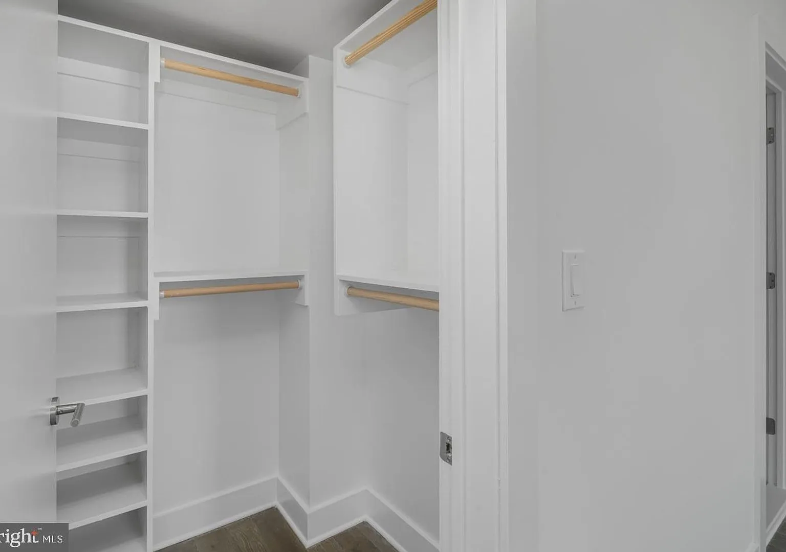 Pennsport Townhome with Garaged Parking — Photo 4