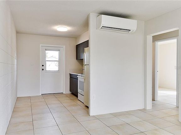 5th image of 832 Symonds Ave APT 2