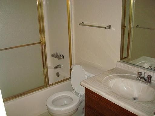 5th image of 14121 Kornblum Ave APT 1
