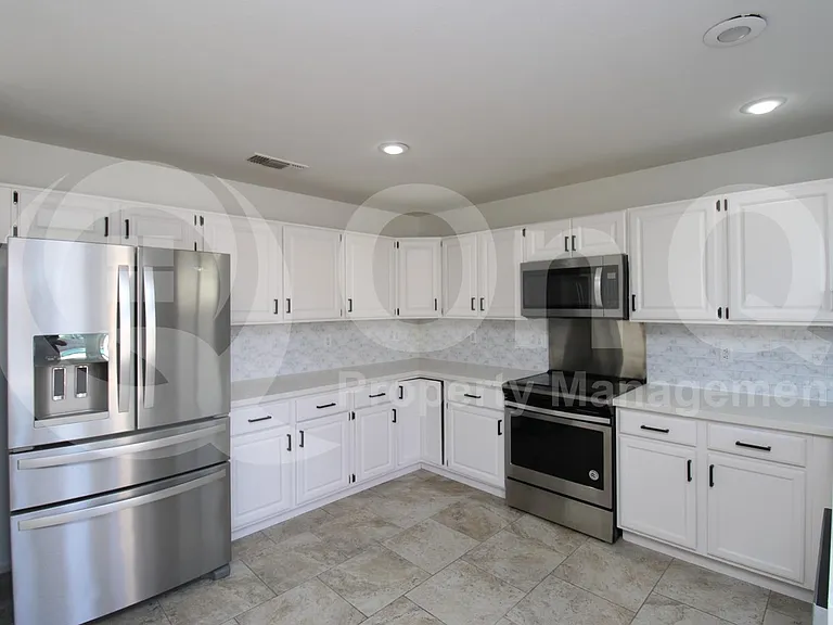 137 W Leah Ct — Photo 4