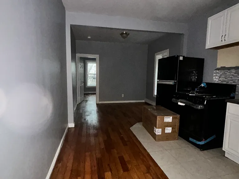 554 Avenue C #3 — Photo 2