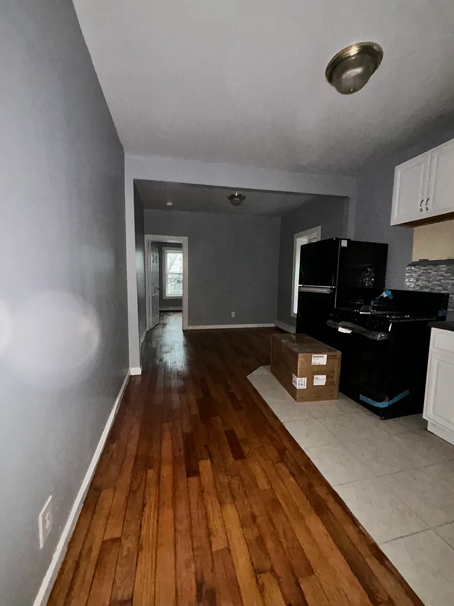 Building Photo - 554 Avenue C #3