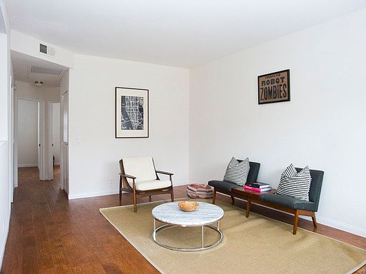 2nd image of 2242 Las Colinas Ave APT 201