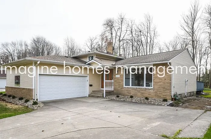 4 bed, 2.0 bath, 2160 sqft, $2,700 — Photo 2