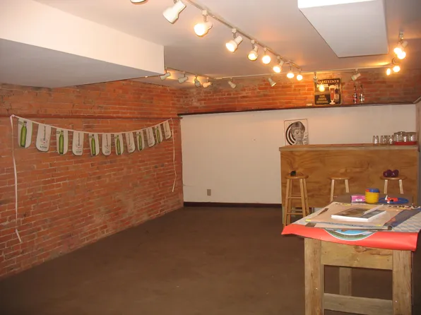 1048 F St, Lincoln, NE 68508