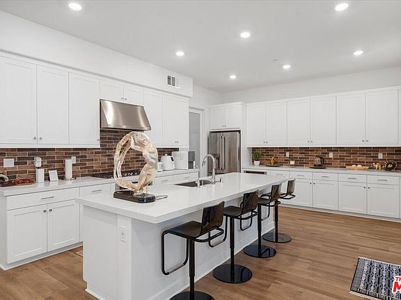 3rd image of 1168 Poppy Ct