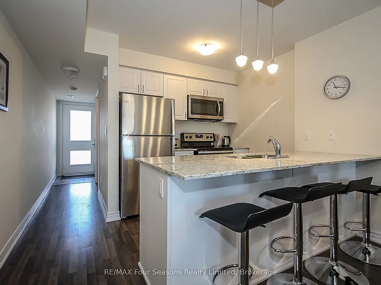 5 Anchorage Cres #207 — Photo 7