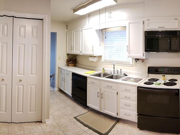 3rd image of 22 Gardiner Ct