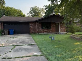 1104 SW 4th St, Wagoner, OK 74467