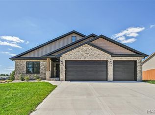 1847 Robins Mill Ct, Maryville, IL 62062