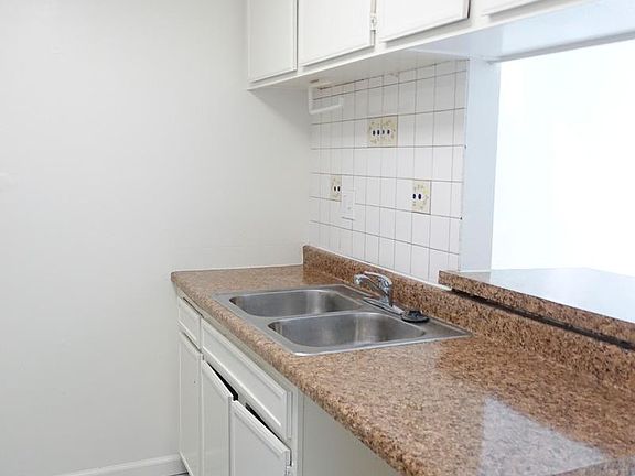 3rd image of 4060 Wabash Ave APT 5