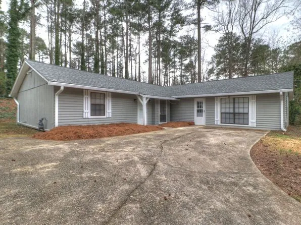 199 Holly Spring Ct, Ellenwood, GA 30294