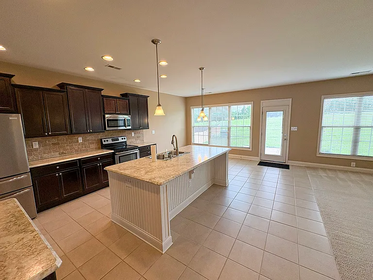 4596 Larkhill Ln — Photo 10