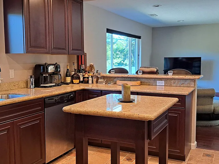 8019 Sterling Dr — Photo 3