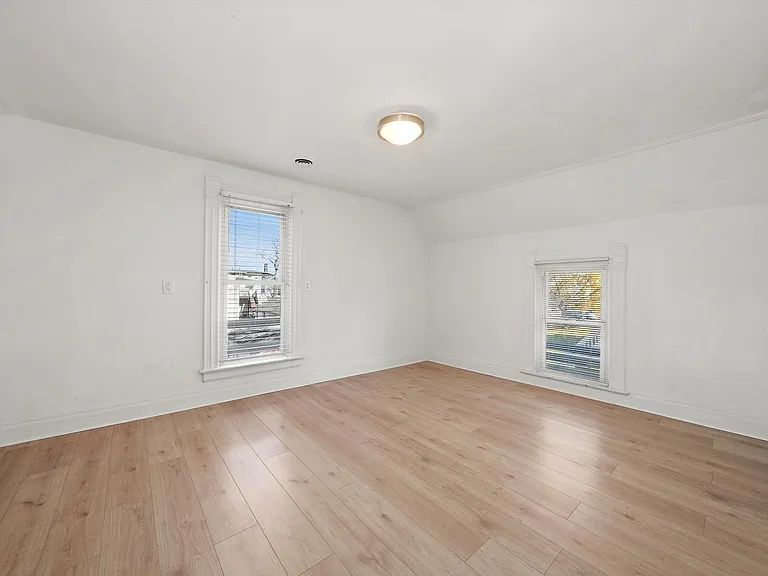 1097 E Merchant St #2 — Photo 11