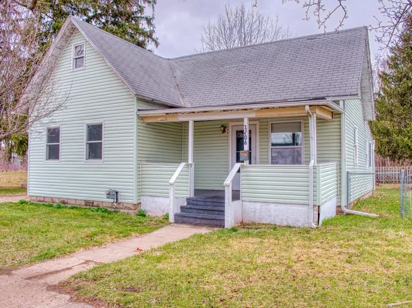 1206 W Stewart St, Owosso, MI 48867