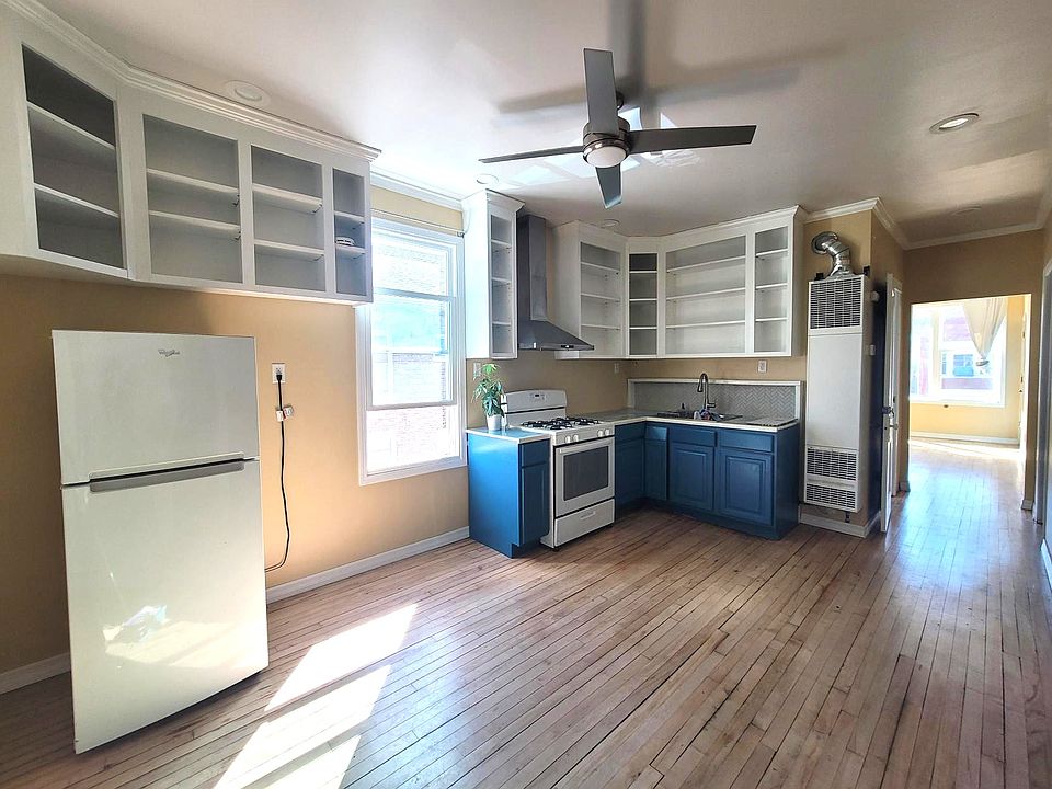 1st image of 4431 S Richmond St #2