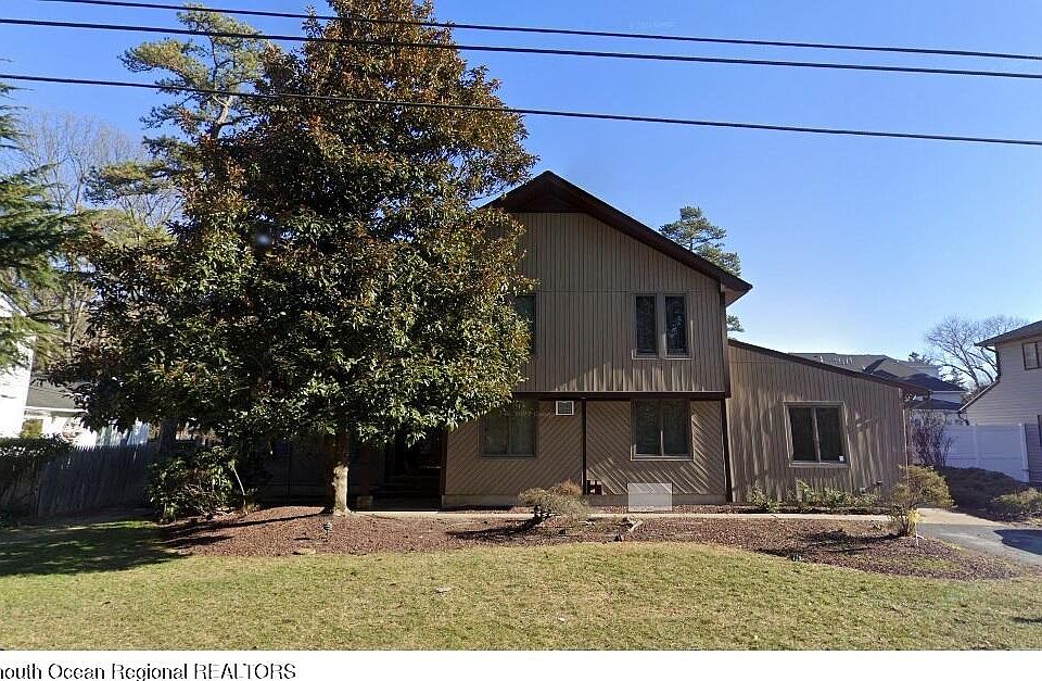 2nd image of 1447 Cedar Row