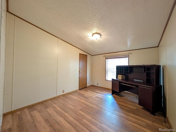 3rd image of 4024 E 54th St