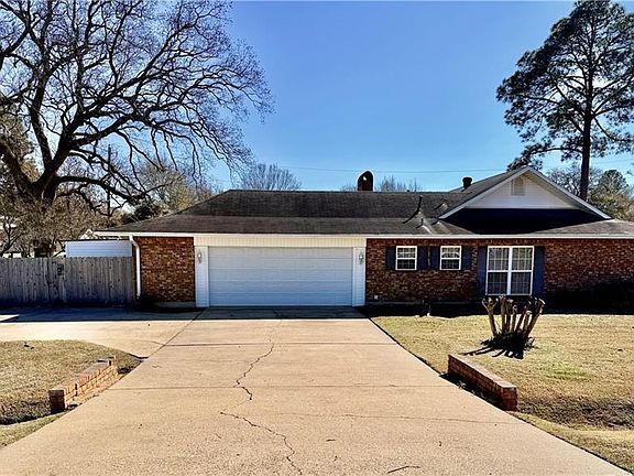 2nd image of 203 Tanglewood Dr