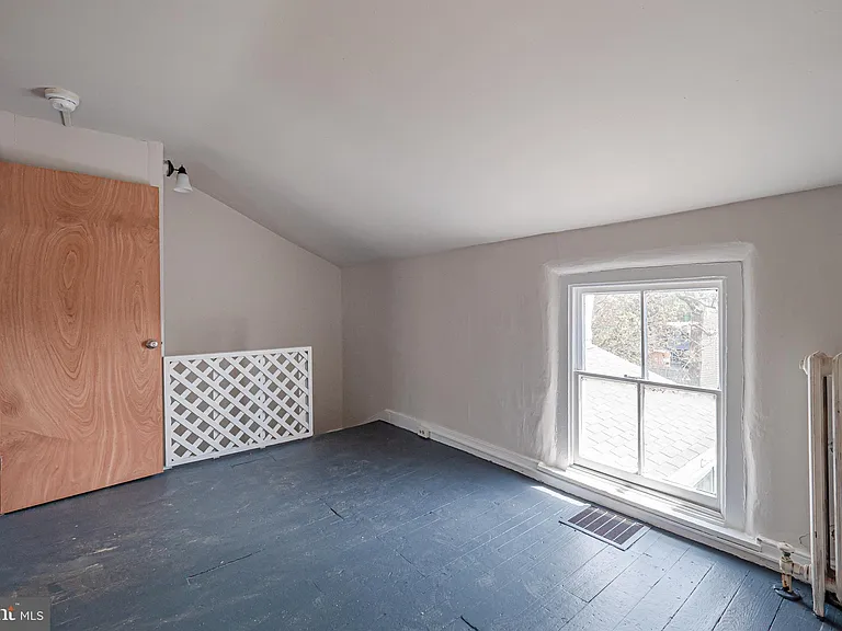 521 Maple Ave — Photo 19