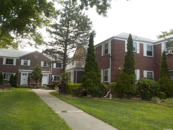 75-38 263rd Street 2nd fl, Glen Oaks, NY 11004