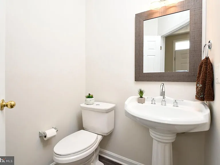 3802 Koval Ln — Photo 3