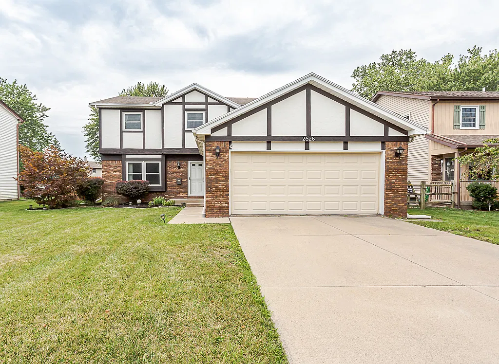 4 bed, 3.5 bath, 1807 sqft, $2,600 — Photo 1