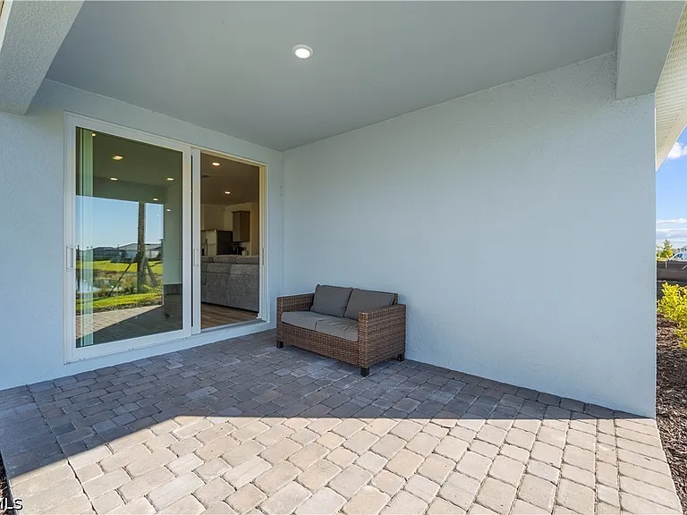44148 Kelly Dr — Photo 32