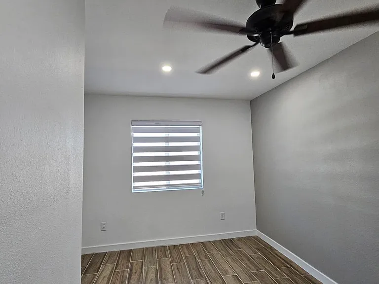 661 Jervis Dr #2 — Photo 3