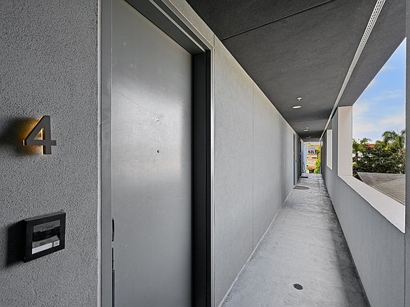 4th image of 4079 1st Ave #4