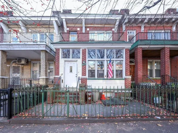 658 61st St, Brooklyn, NY 11220