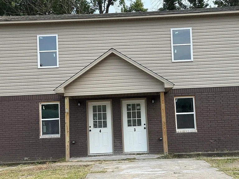 1004 E Garland St #0 — Photo 2