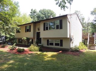 60 Cedar Cliff Rd, Monroe, NY 10950