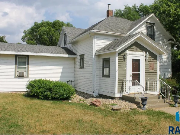 218 S Josephine Ave, Madison, SD 57042