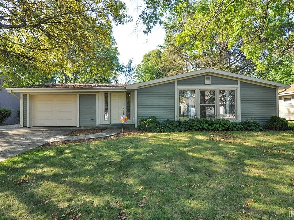 721 Princess Dr