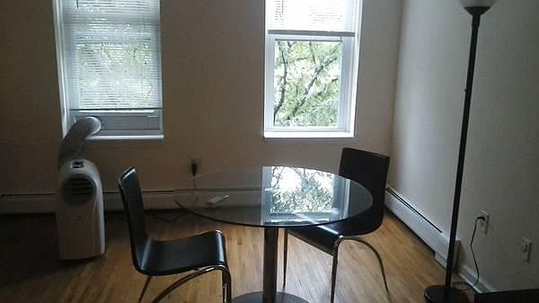 2nd image of 112 Sussex St #4