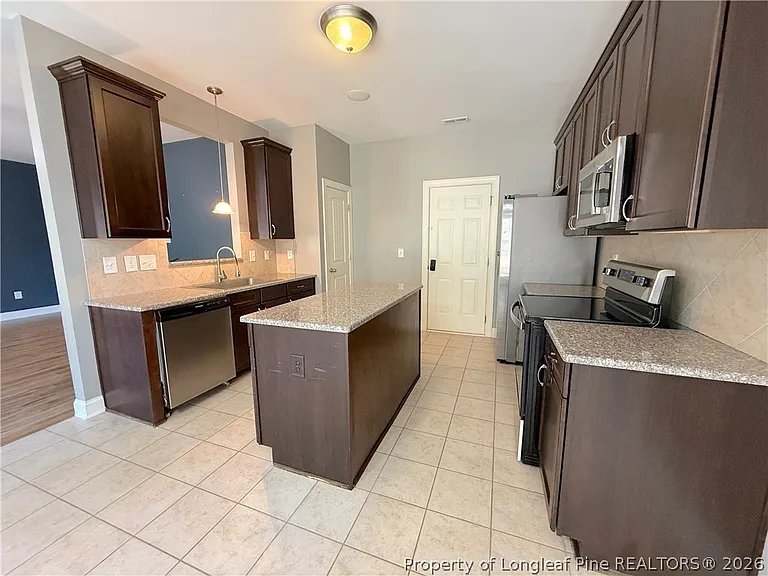 418 Century Dr — Photo 8