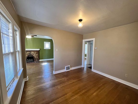 4th image of 323 Dartmouth Dr SE