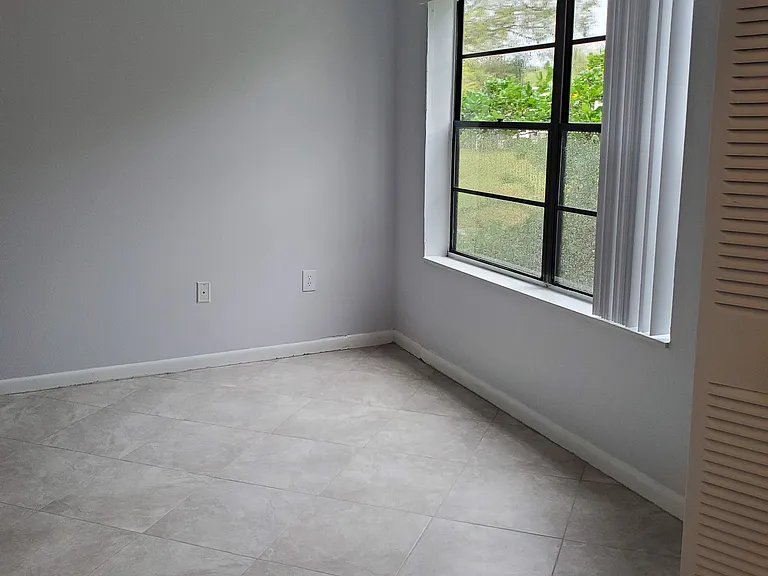 3546 Southpointe Dr — Photo 28
