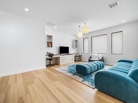 5th image of 9346 Sunflower Meadow Rd