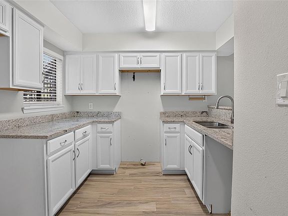 5th image of 145 SCOTTSDALE SQUARE